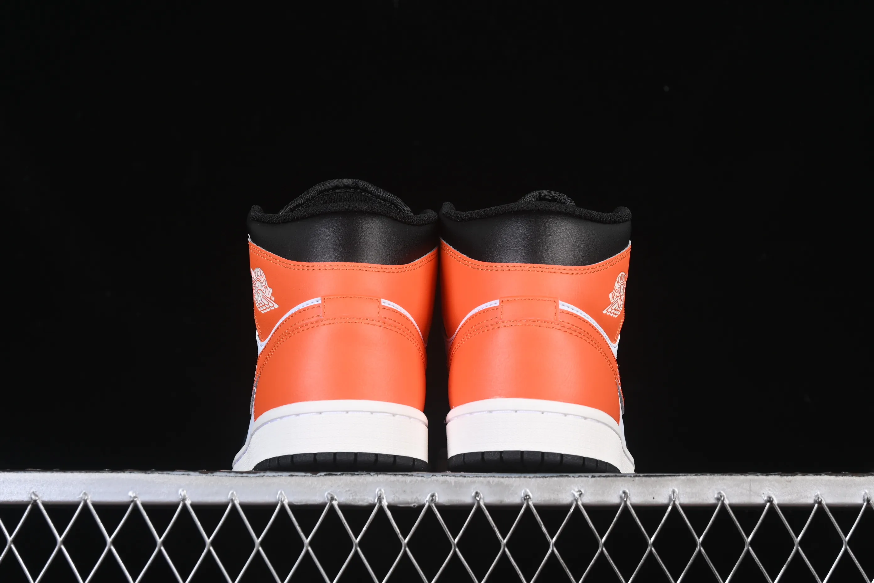 All categories Air Jordan Jordan series basketball shoes Air Jordan 1 Mid G version pure original Air Jordan 1 Mid AJ1 Joe 1 black and white orange DQ8426-801
